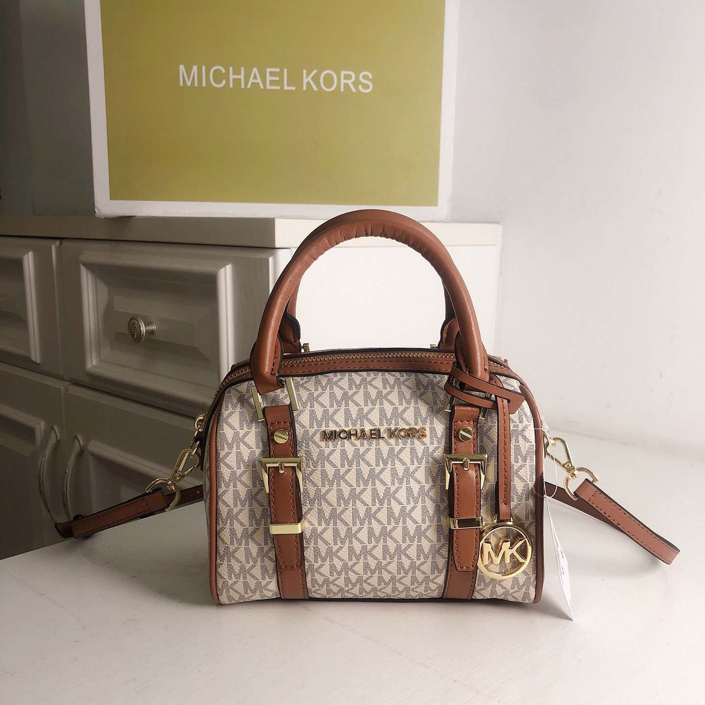 New Michael Kors Women Luxury  - огляд і ціна Travel Accessories Gifts