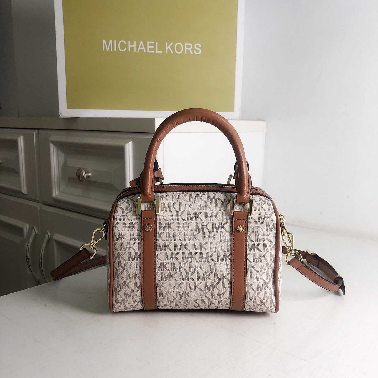 New Michael Kors Women Luxury  - огляд і ціна Travel Accessories Gifts